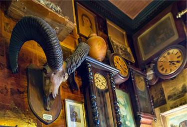canny's bar 1